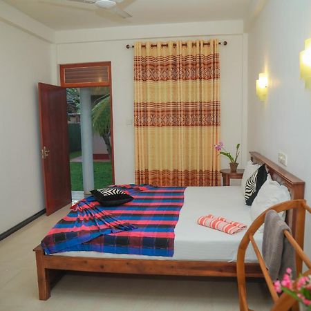 Hasaranga Holiday House Hikkaduwa Eksteriør bilde